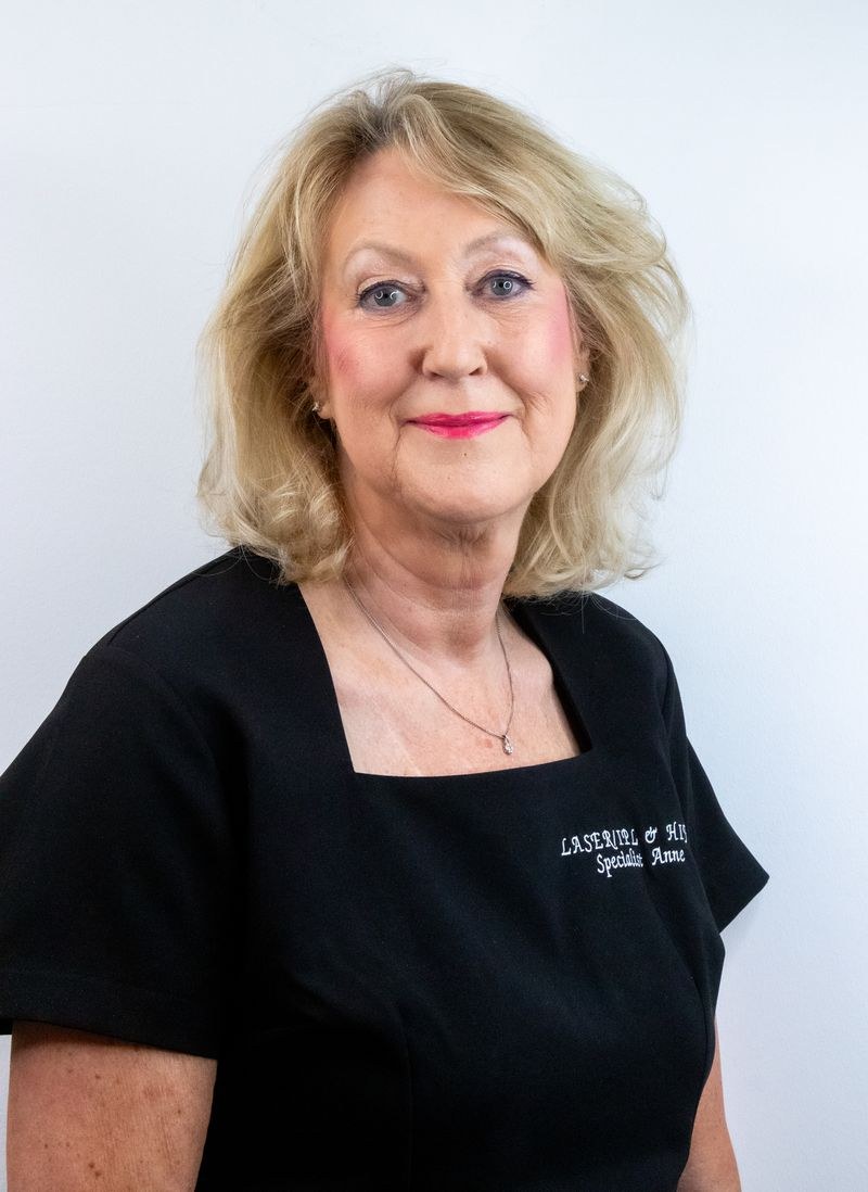 Anne, skincare specialist